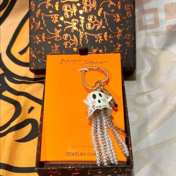 Betsey Johnson Glow-in-the-Dark Ghost Keychain with Pearls - Picture 1 of 7